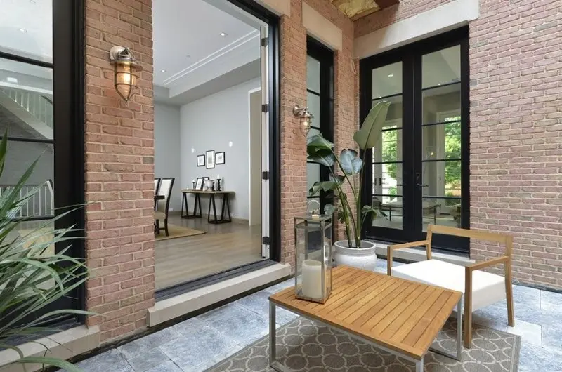 2049 W Dickens Ave — project image 9