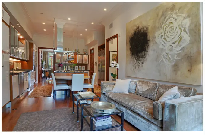 59 W Schiller — project image 8